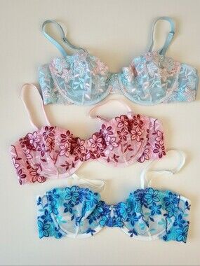 NWOT Beautiful Floral Lace Underwire Bra Bundle Vibrant & Feminine Size Large